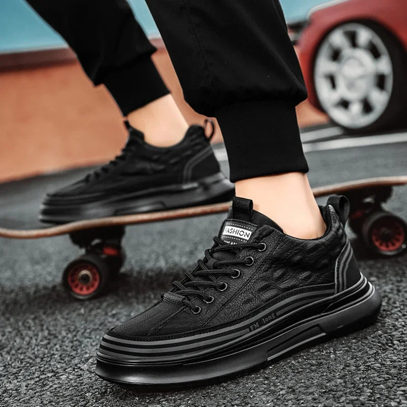 Lässiger Sneaker aus echtem Leder CityStride