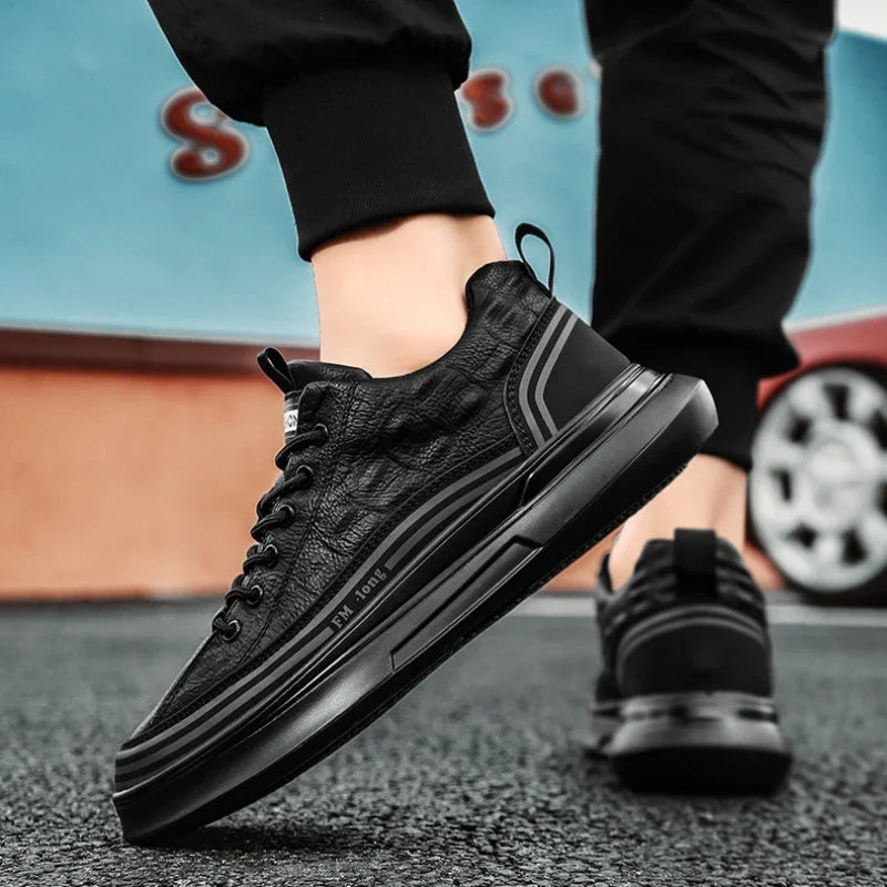 Lässiger Sneaker aus echtem Leder CityStride