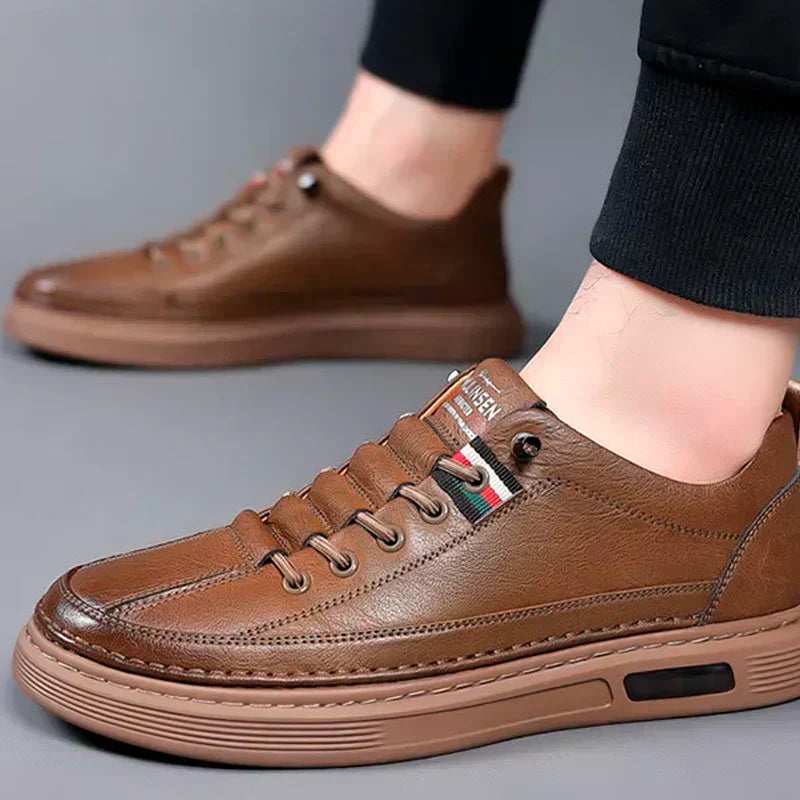 Italienischer lässiger Sneaker aus Leder